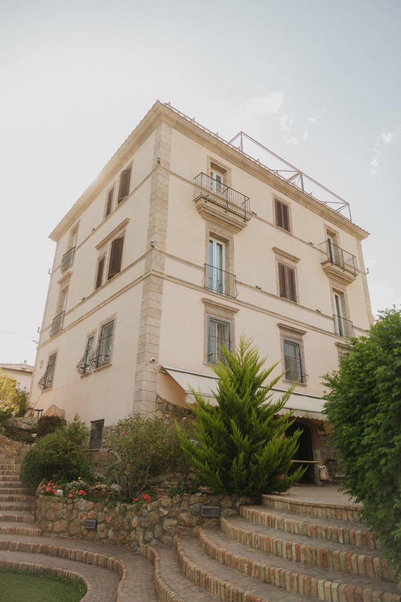 Villa Clodia Relais Manziana Exterior photo