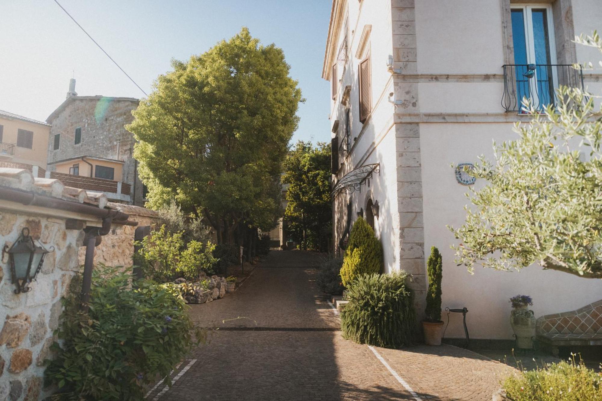 Villa Clodia Relais Manziana Exterior photo