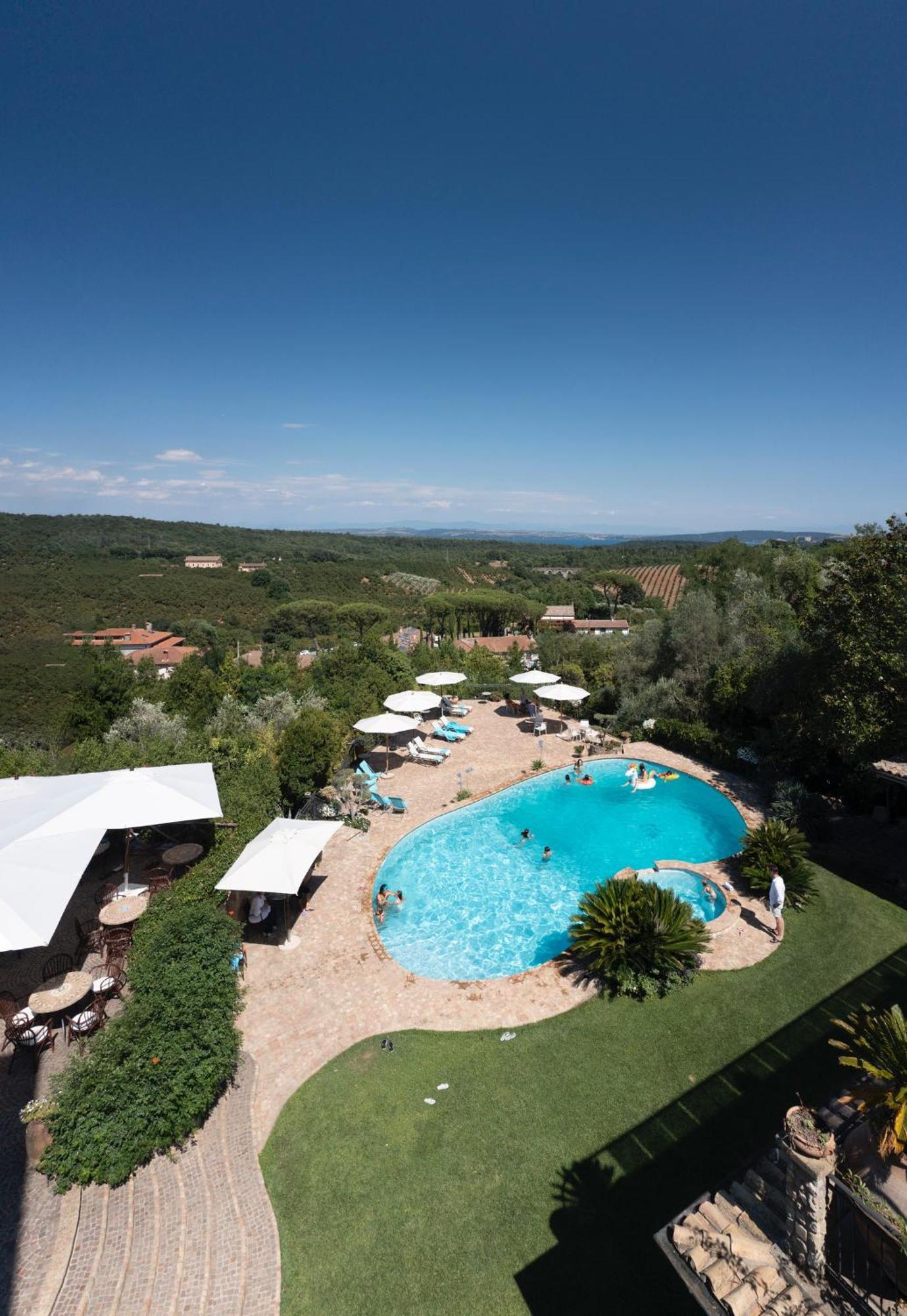 Villa Clodia Relais Manziana Exterior photo